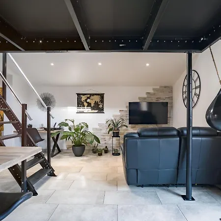 Lägenhet Loft Avec Jardin Et Parking Privé